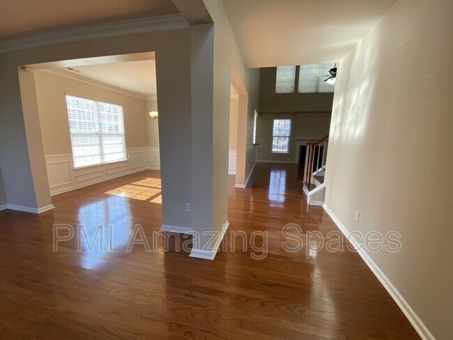 Building Photo - 7001 Mountain Top Ct