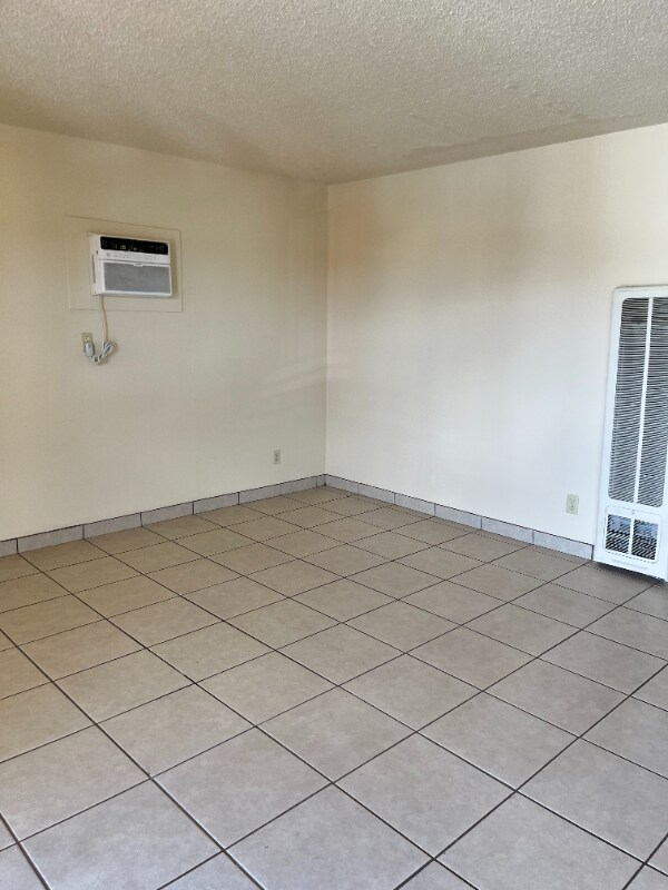 Foto del edificio - 224 E Granger Ave