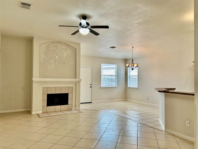 Foto del edificio - 1918 Riane Ln