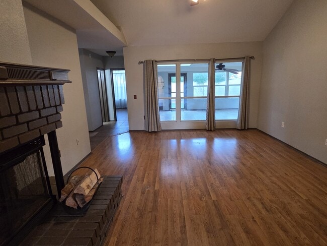 Foto del edificio - 1220 E Campbell Ave