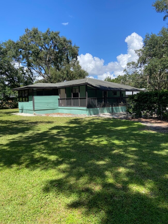Building Photo - 5414 Lake Le Clare Rd