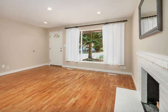 Foto del edificio - 2518 NE 178th St