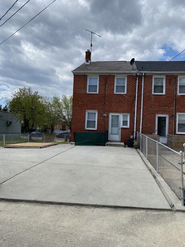 Foto del edificio - 461 Pembrooke Blvd