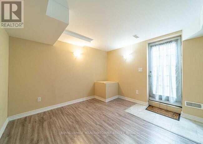 Building Photo - 1036 Yates Dr