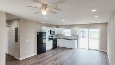 Building Photo - 207 Victory Ln