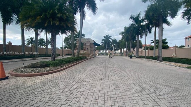 Foto del edificio - 6380 NW 114th Ave