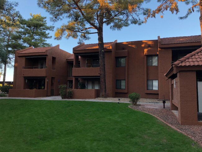 Foto del edificio - 4704 E Paradise Village Pkwy N