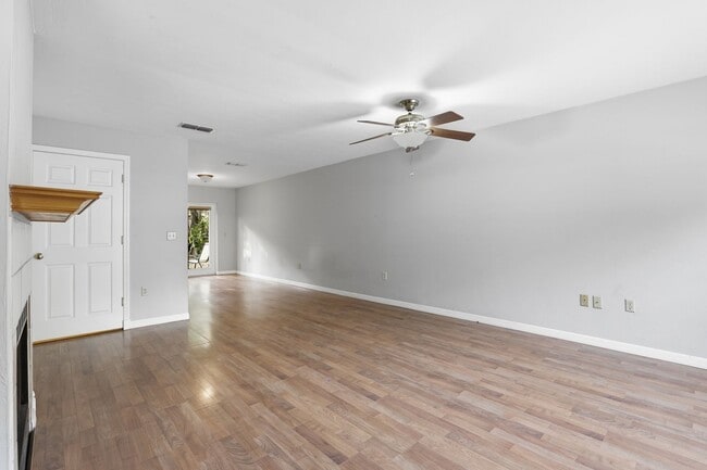 Building Photo - Townhome in Plantation Villas - Haile Plantation