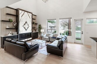 Building Photo - 2485 Guilford Dr