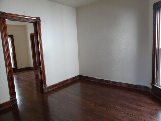 Foto del edificio - 921 N Hamilton Ave