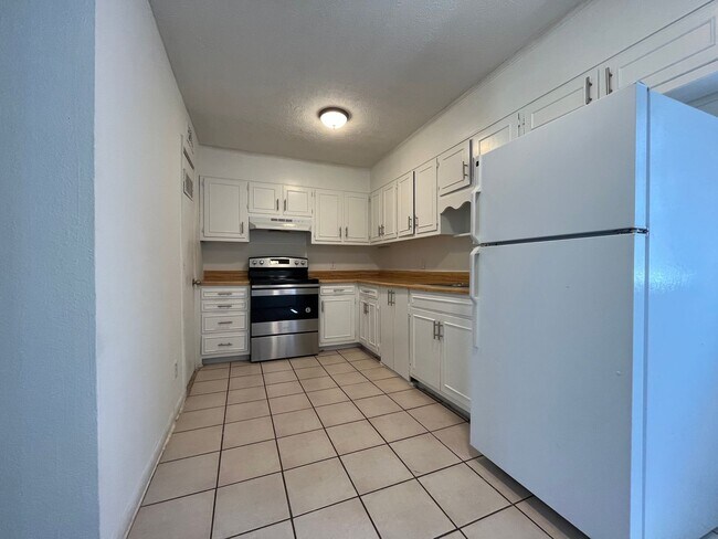 Foto del edificio - Spacious 2bd/1ba Across from Buford High School!