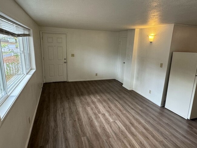 Photo - 2 Bedroom Triplex Unit in Springfield Townhome