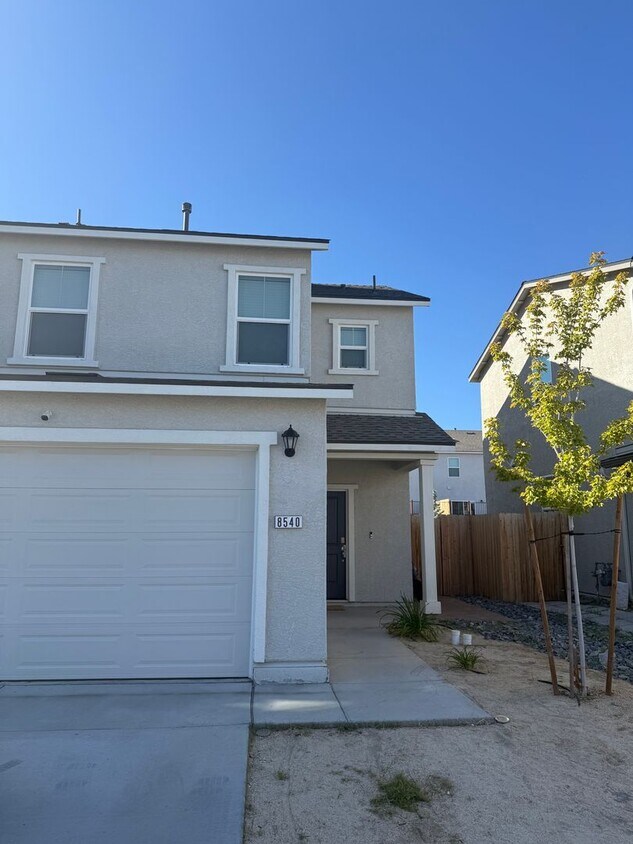Primary Photo - 3 bed 2.5 bath house