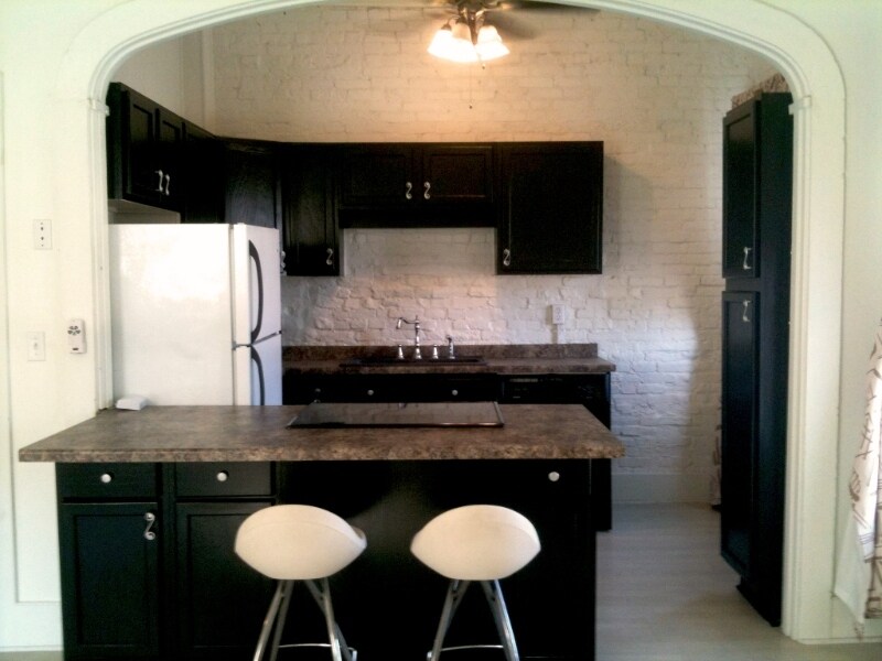 612 Belle St Unit A, Alton, IL 62002 Room for Rent in Alton, IL