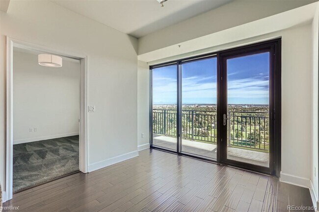 Foto del edificio - 1 br, 1 bath Condo - 2990 East 17th Avenue...