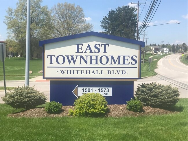 Community Entranceway - KSU East Townhomes - Student Housing