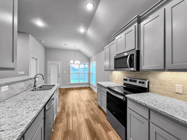 Foto del edificio - Cute open floor plan 3- bedroom, 2- bathro...