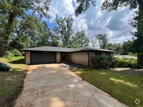 Building Photo - 1406 Lehigh Dr