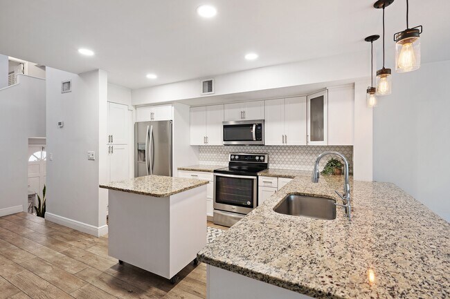 Foto del edificio - 388 Golfview Rd