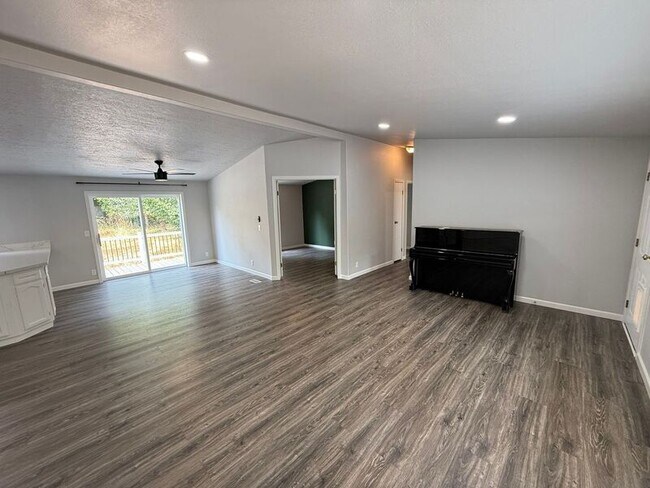 Foto del edificio - 865 Vista Ave SE
