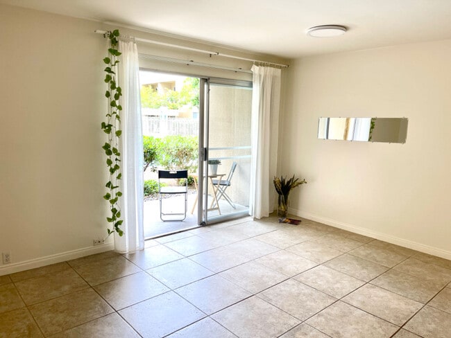 Foto del edificio - 1855 Diamond St