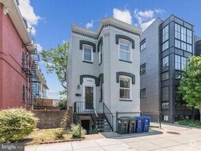 Building Photo - 1704 V St NW
