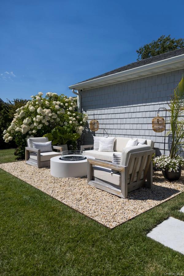 Foto del edificio - 48 Middle Pond Rd