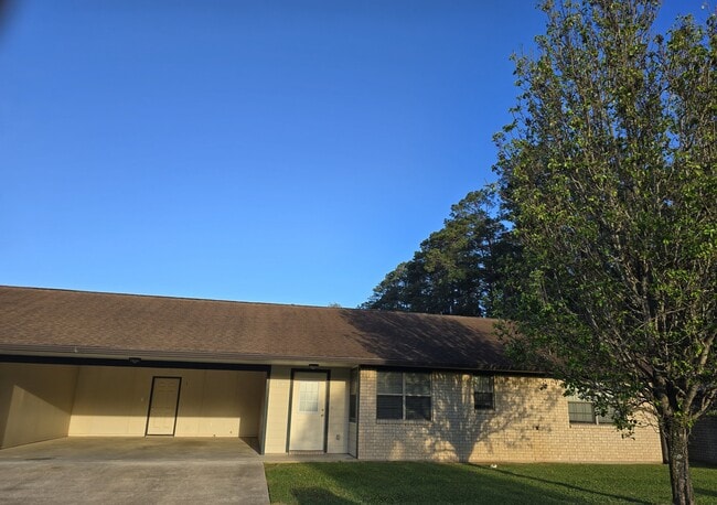 Building Photo - 100 Brodnax Dr