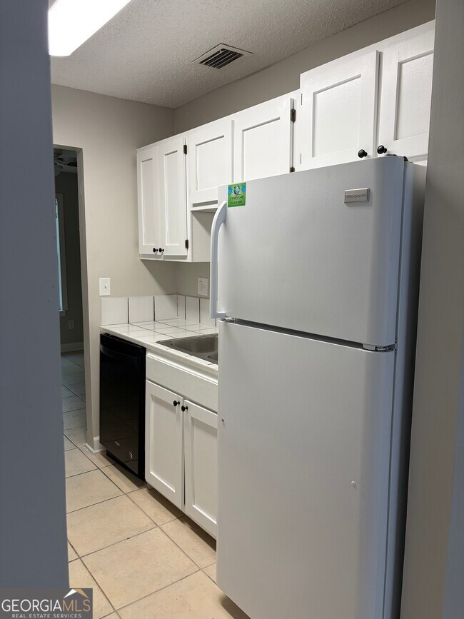 Foto del edificio - 724 Morningside Ln