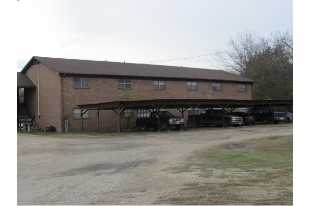 back on unit 2 - 1102 Summit Dr