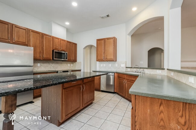 Building Photo - 28615 Hidden Cove Dr