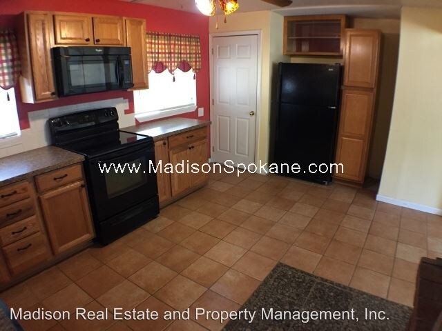 Building Photo - 3 br, 1 bath House - 5129 W. Hoffman Pl.