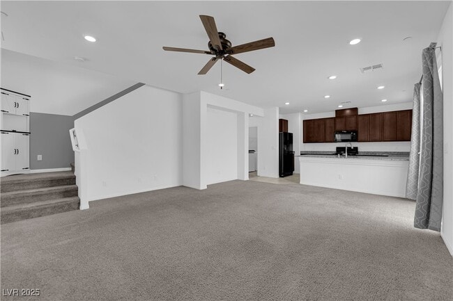 Building Photo - 2467 Bellinzona Pl