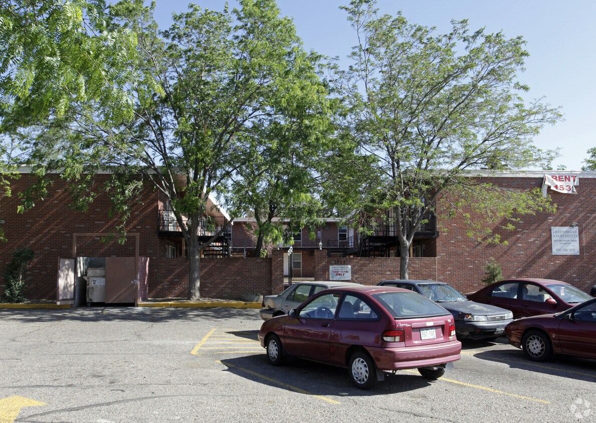 Greenbriar Apartaments - Greenbriar Apartments