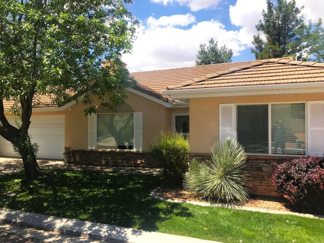 273 N 240 W, Kanab, UT 84741 Townhome Rentals in Kanab UT