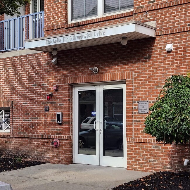 Foto del edificio - 3 Greenwich Dr