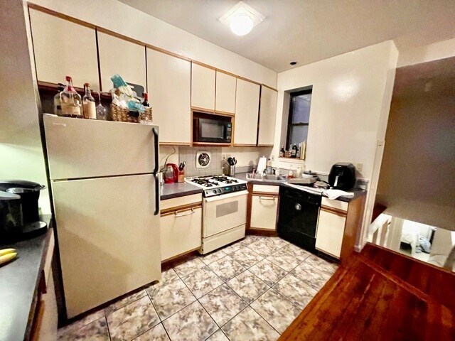 Foto del edificio - 492 Commercial St