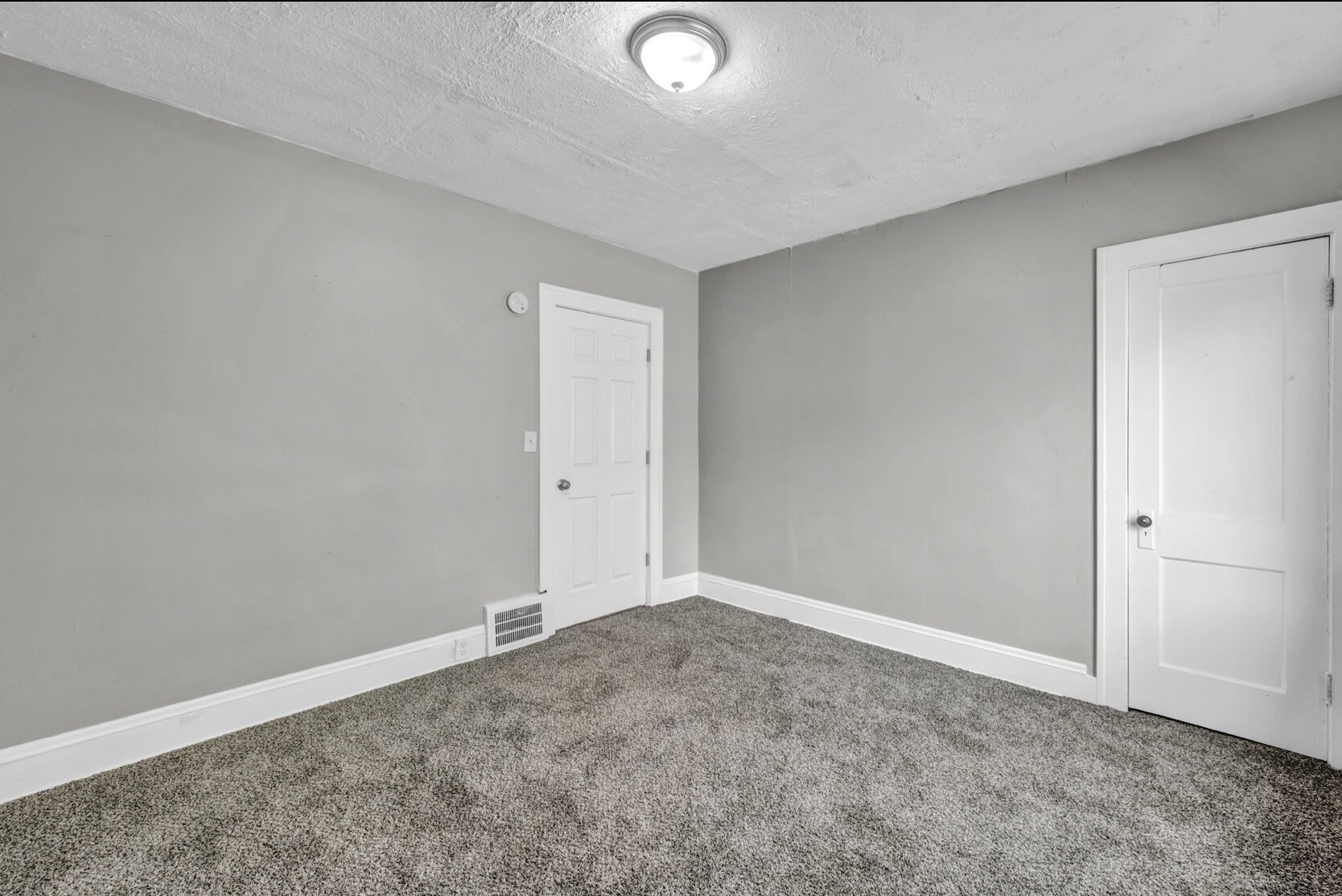 788 London Rd Cleveland, OH 44110 – photo 5
