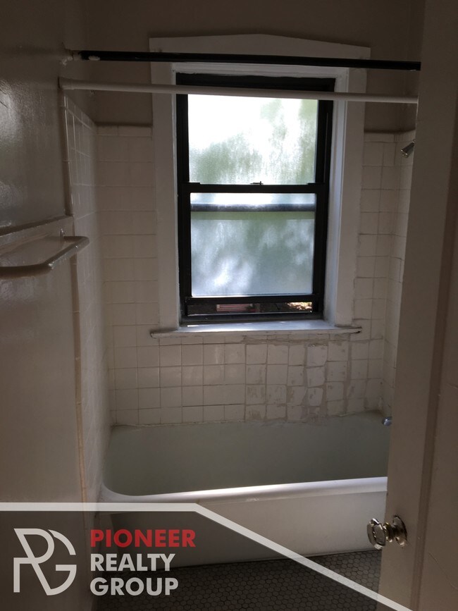 Foto del edificio - 1031 Dempster Street