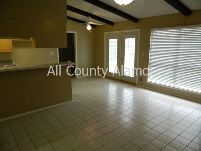 Building Photo - 6715 Shady Lake Dr