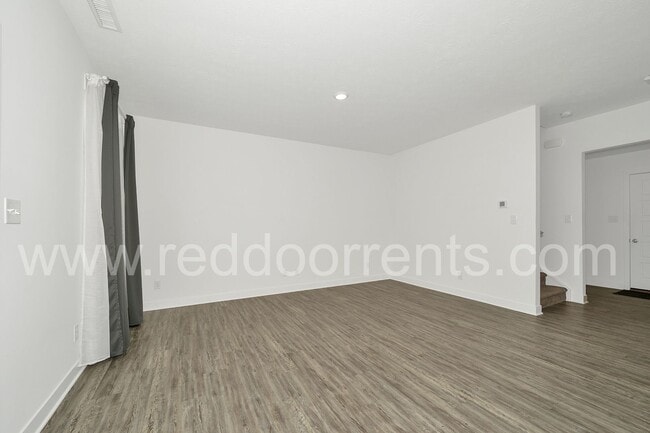 Foto del edificio - Bright & Modern 3-Bed Home in Noblesville — Close to Downtown Charm!