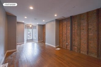 Building Photo - 475 Van Buren St
