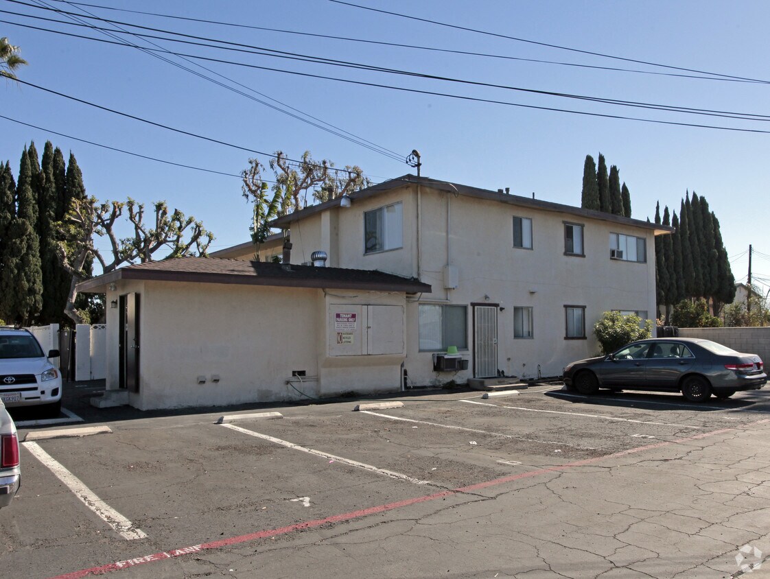 Primary Photo - 13221 Nelson St