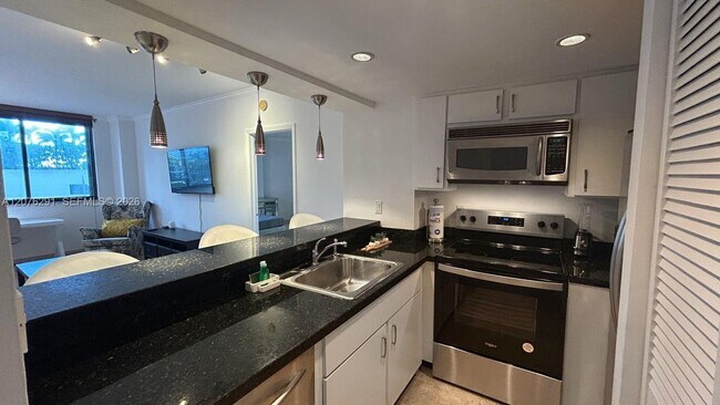 Foto del edificio - 540 Brickell Key Dr