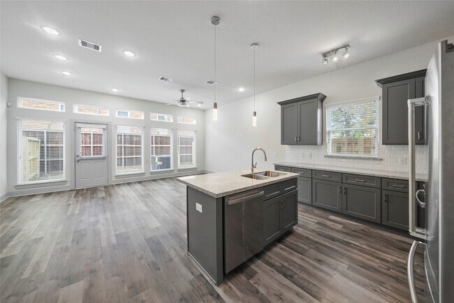 Foto del edificio - 7242 St Augustine St