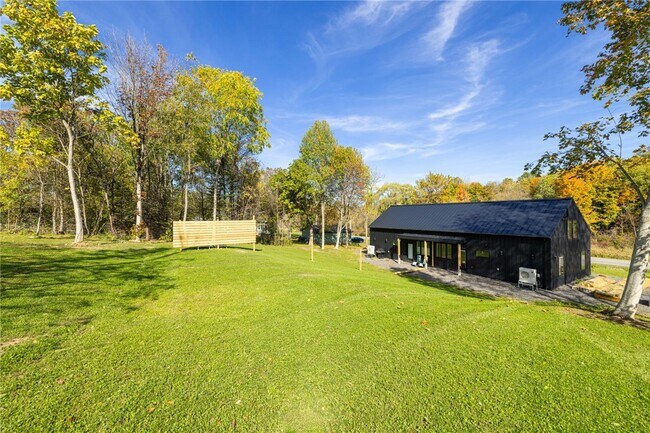 Foto del edificio - 2989 Ryder Rd