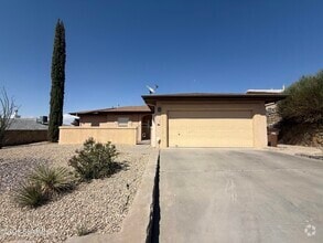 Building Photo - 2562 Scenic Crest Loop