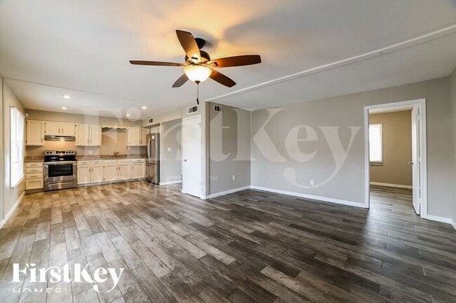 Building Photo - 12242 N 48th Dr