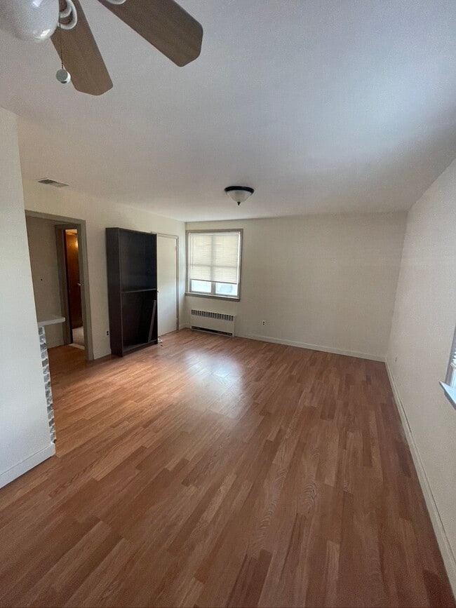 Building Photo - 245 81st St