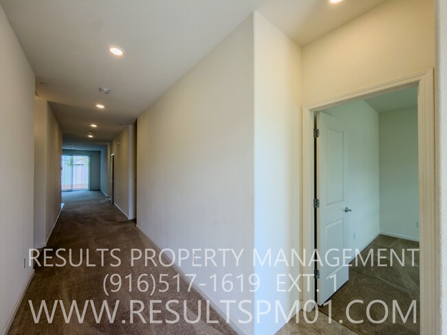 Building Photo - 2048 Ballet Way